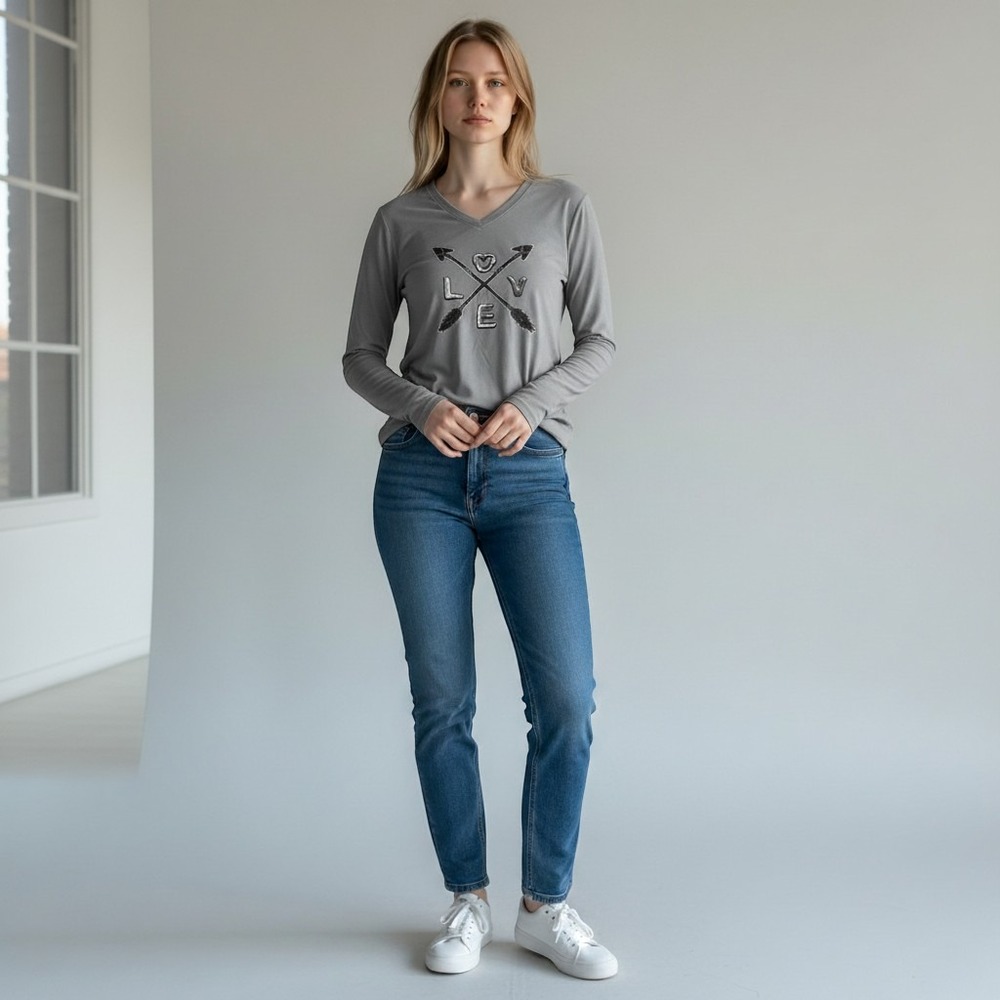 No Boundaries Womens Grey Love Arrow Graphic‎ Long Sleeve V-Neck Top Medium 7-9